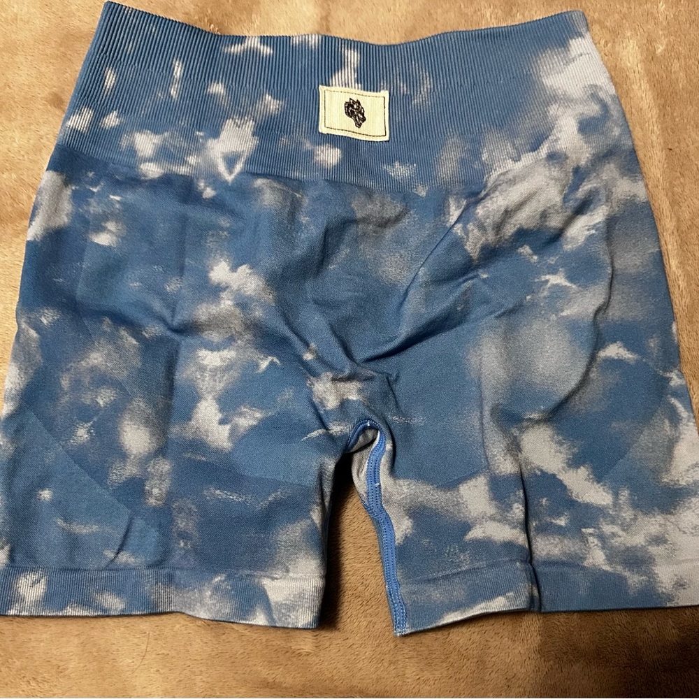 SOLD Darc Sport Blue and White Tie-Dye Seamless Training Shorts